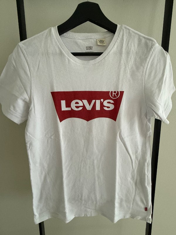 Levi’s women’s t-shirt