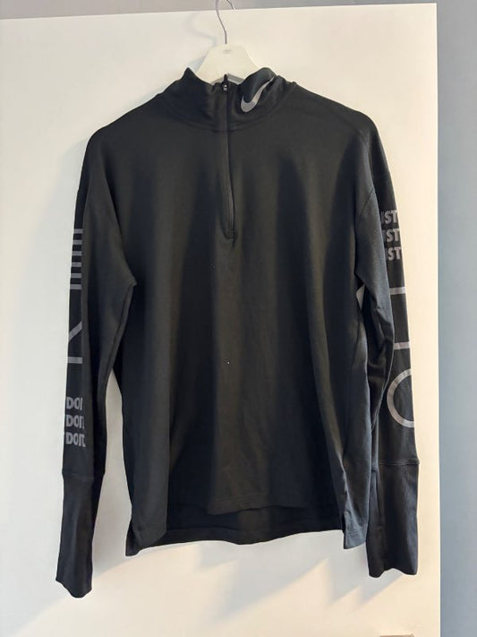 nike hálfrend svört peysa