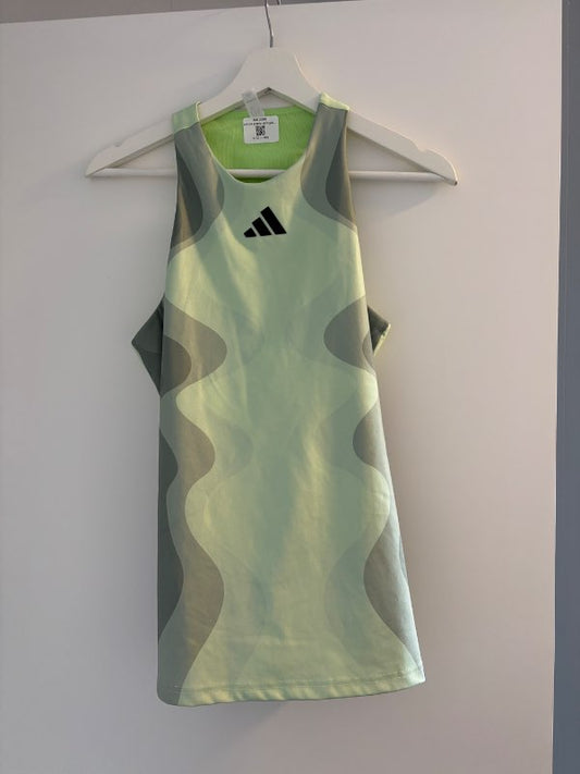 adidas grænn æfingabolur