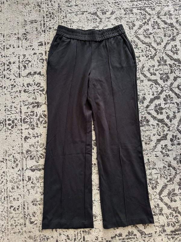 Svartar buxur vero moda