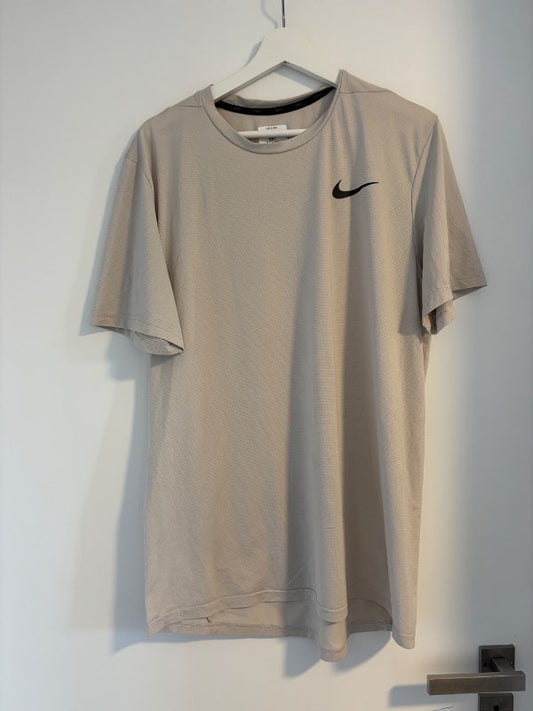 nike kremaður bolur