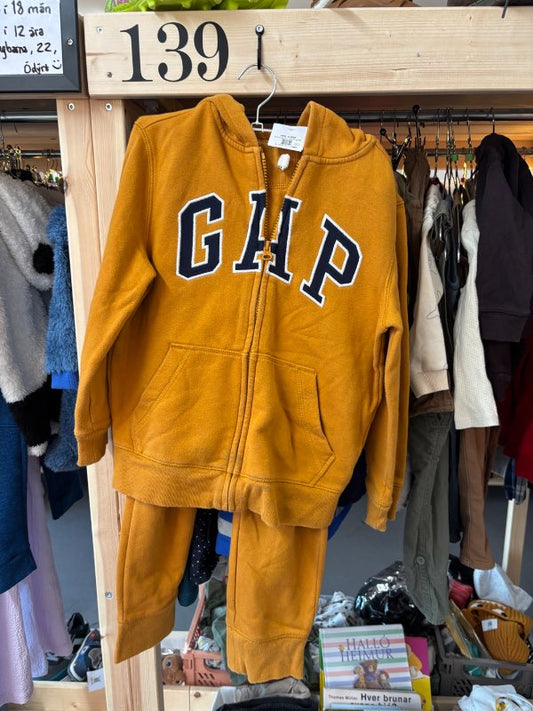 Karrýgulur GAP galli