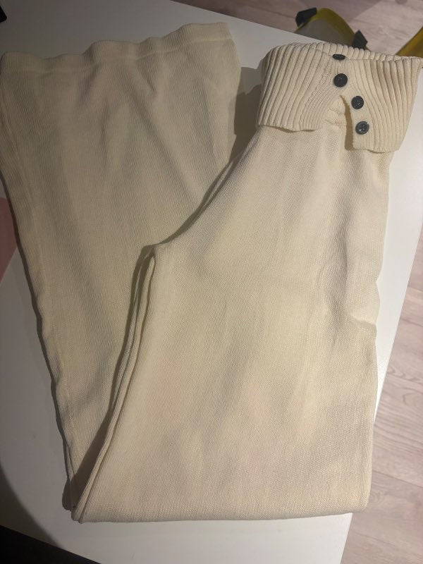 Hvítar prjóna buxur
