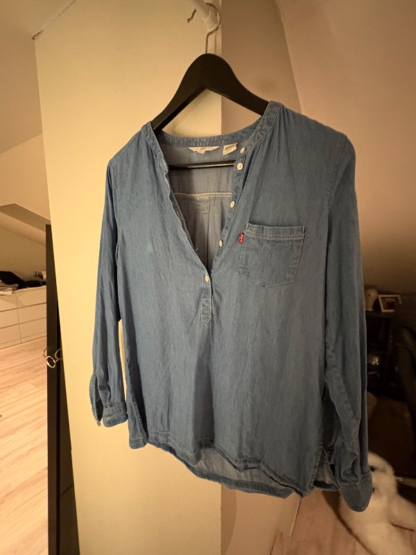 Levis skyrta stutt