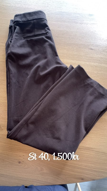 Brúnar buxur H&M