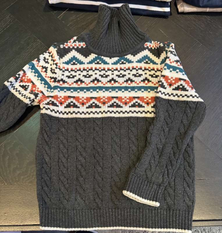 Þykk rúllukraga peysa