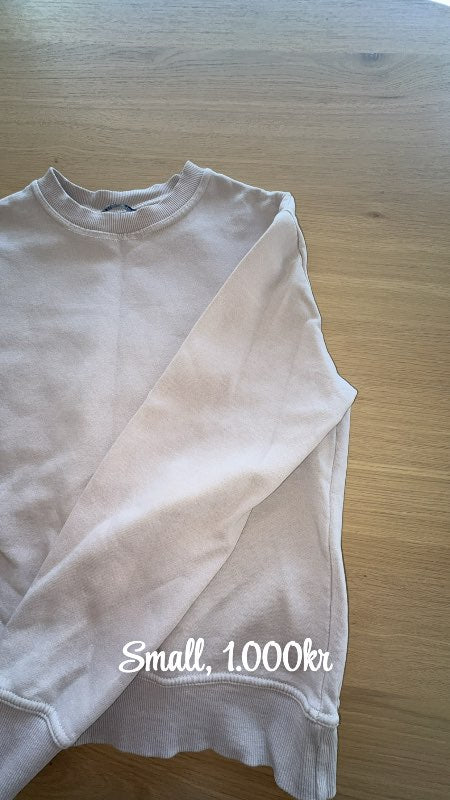Beige peysa