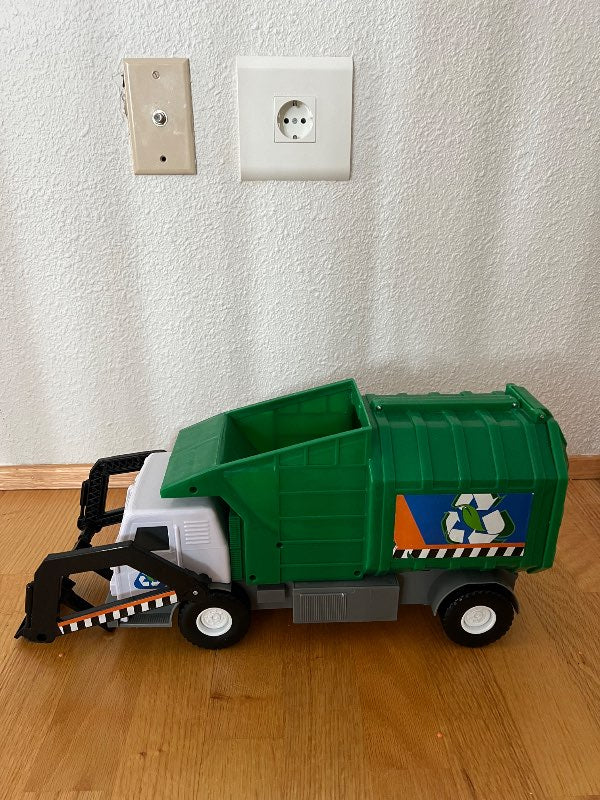 Garbage truck