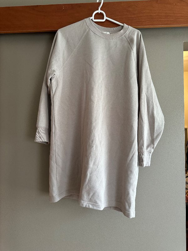 Dröppuð síð peysa