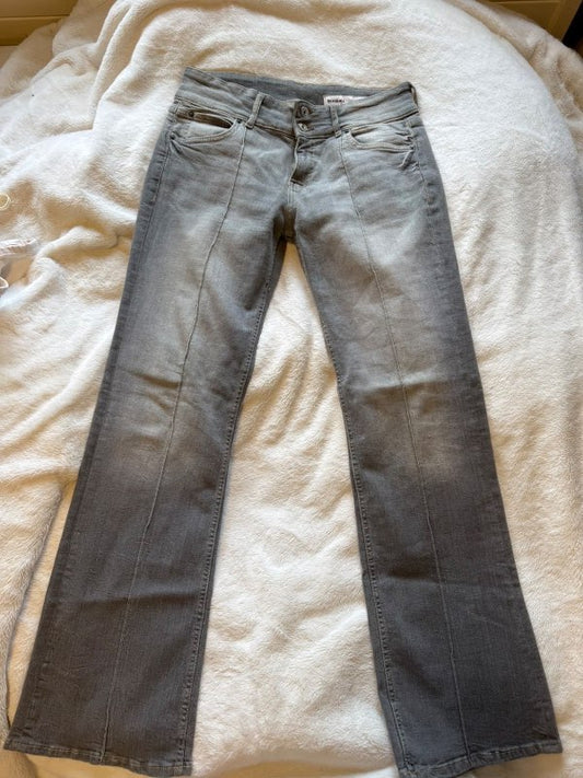 Bershka gallabuxur gráar