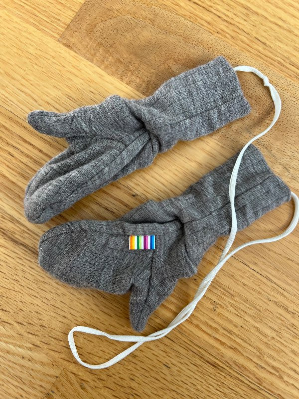 Woolen mittens