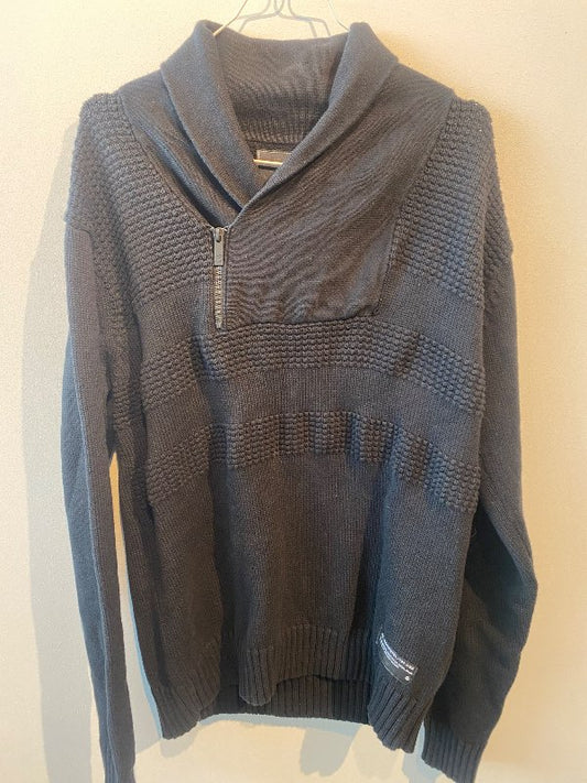 Svört Jack and Jones peysa