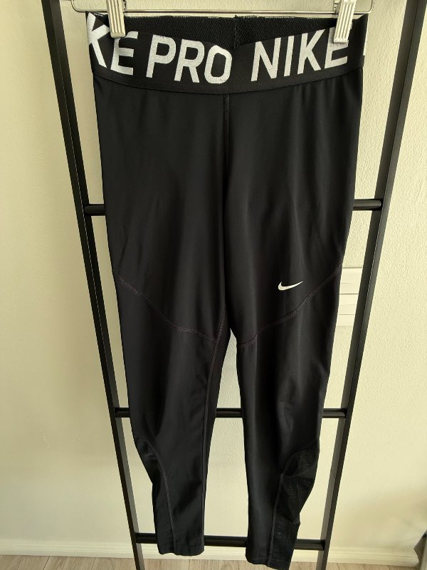 NIKE PRO DRI-FIT  LEGGINGS