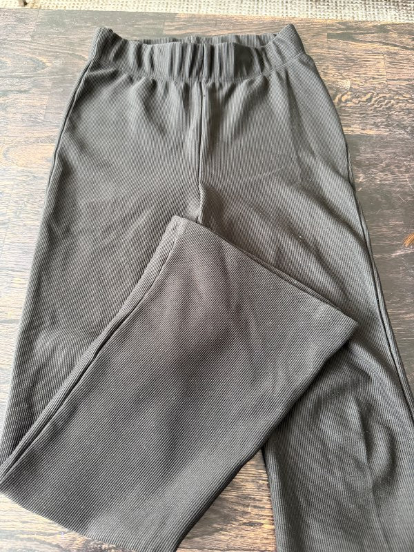 Útvíðar primark svartar buxur