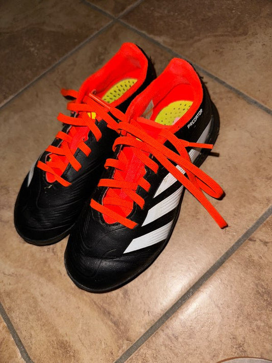 Adidas gerfigrasskór