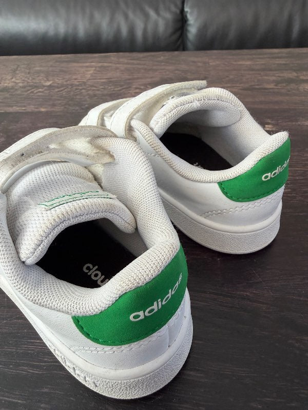 Adidas skór
