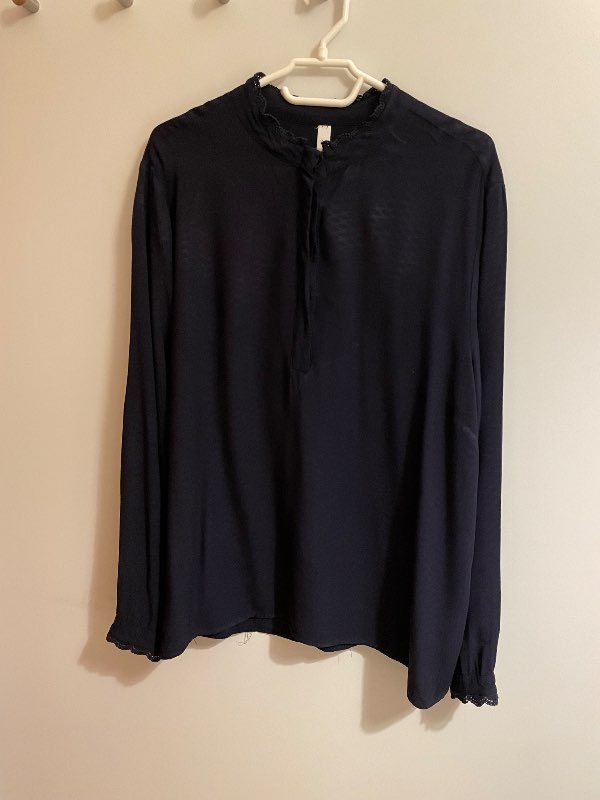 Blússa dökkblá
