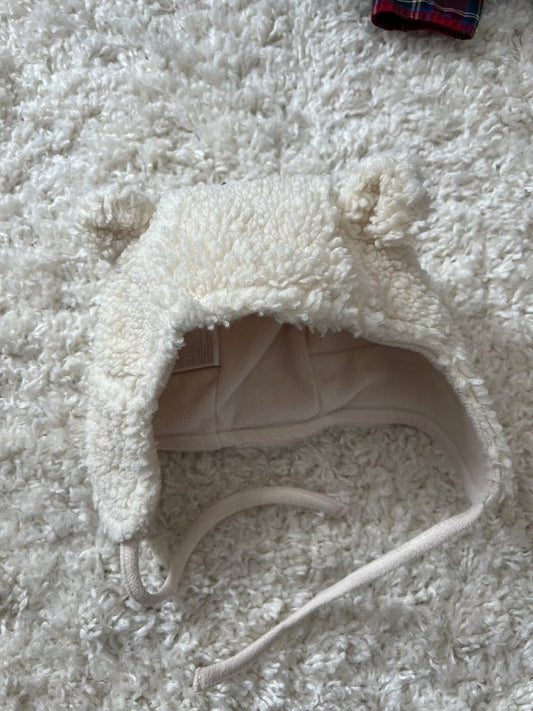 White Teddy hat H&M