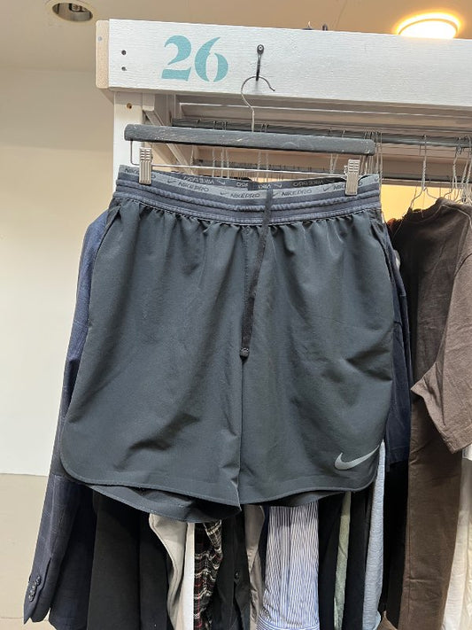 Nike Stutbuxur - Svartar