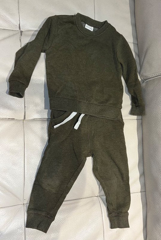 græn peysa&buxur sett