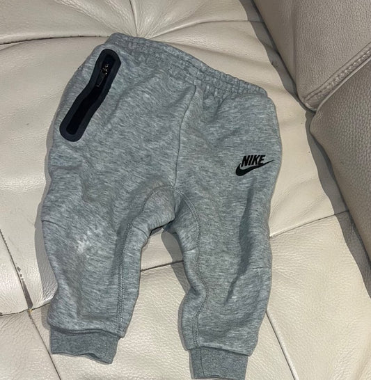 Nike buxur - ath hnén