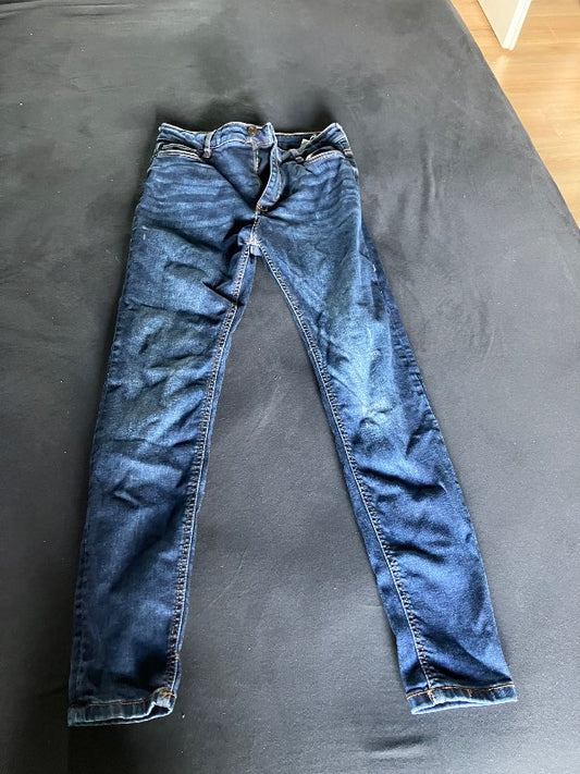 Bershka dökkbláar gallabuxur