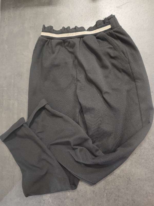 Buxur svartar