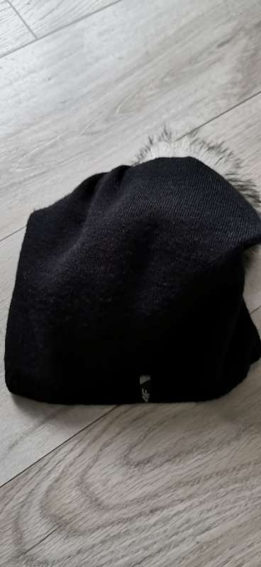 4 F WINTER HAT
