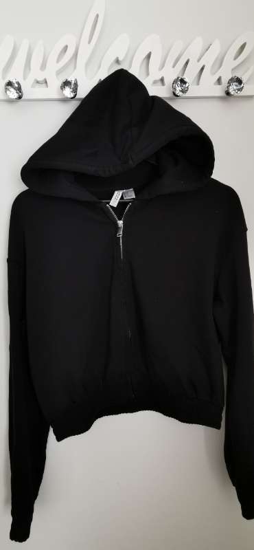H&M DIVIDED BLACK ZIPPERED HOODIE