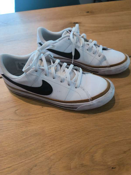 Nike skór 35.5