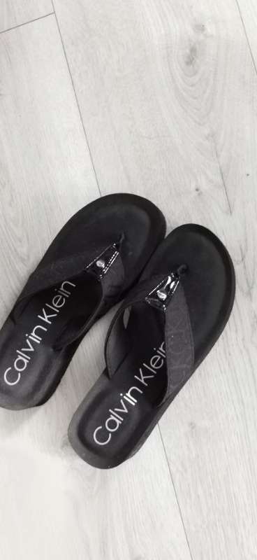 CALVIN KLEIN BEACH FLIP-FLOPS