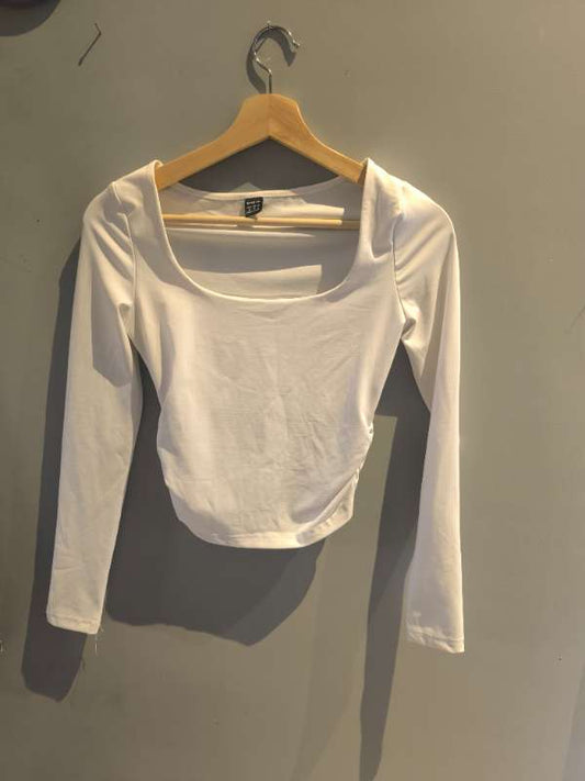 Hvítur langermabolur