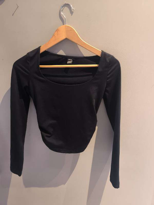 Svartur langerma bolur