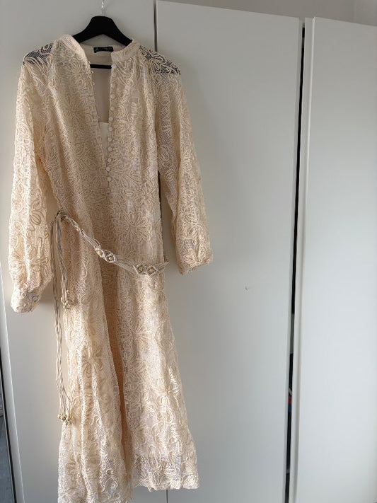 elegant lace dress