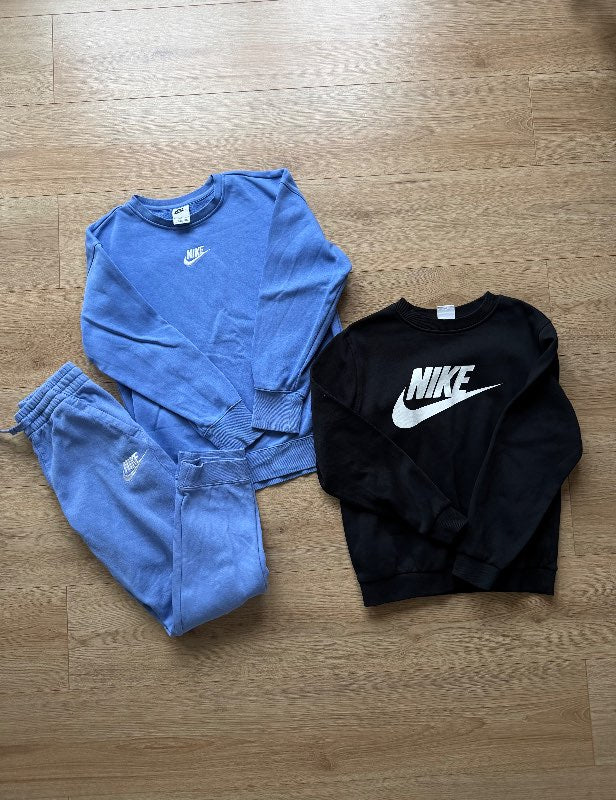Nike svört peysa stærð L