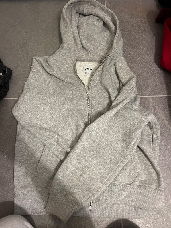 Á/Zara hettupeysa grá