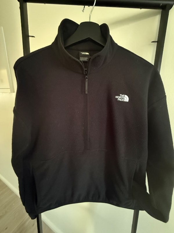 NORTH FACE black blouse