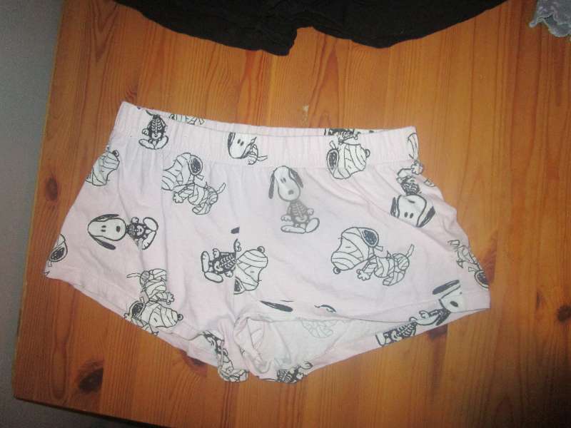 Snoppy stuttnáttbuxur