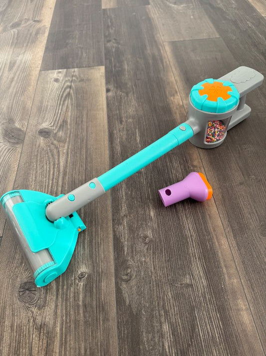 toy vacuum cleaner