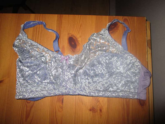 Brjósthaldari án spangar