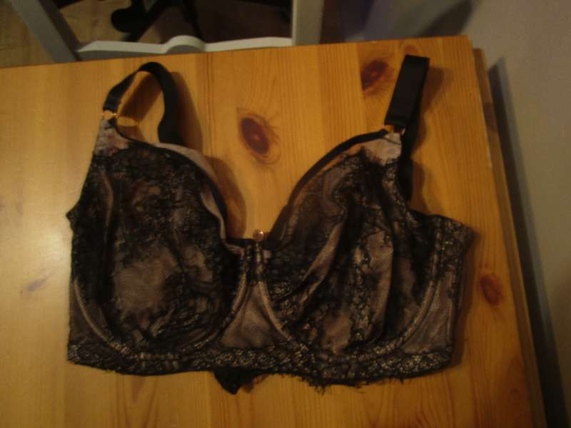 Brjóstahaldari með spöng úr MISTY