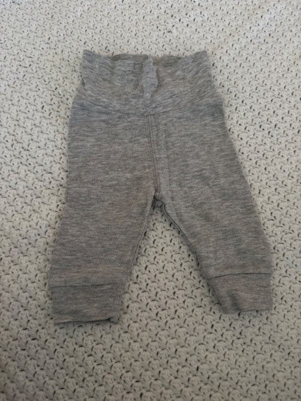 Gráar hm newborn buxur