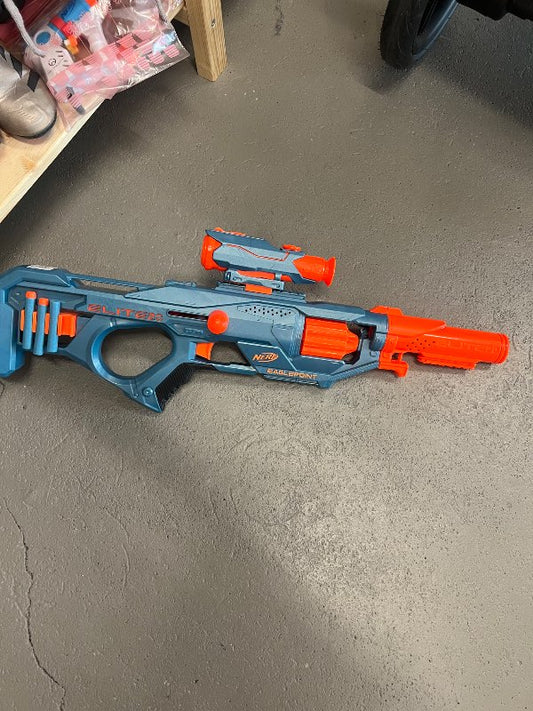 Nerf byssa stór
