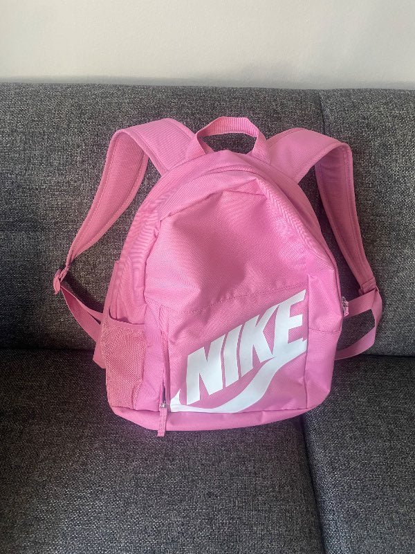 Bleikur bakpoki Nike