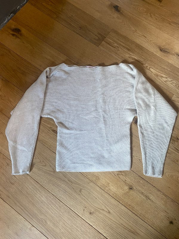 Grinatricot peysa beige