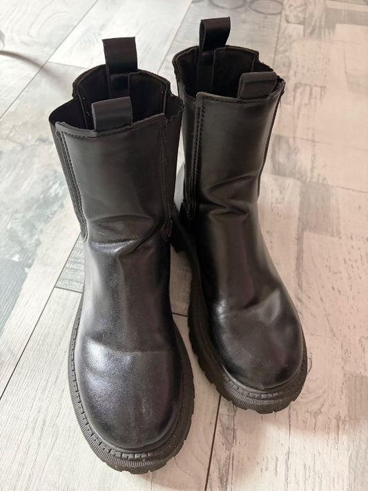 Chelsea boots