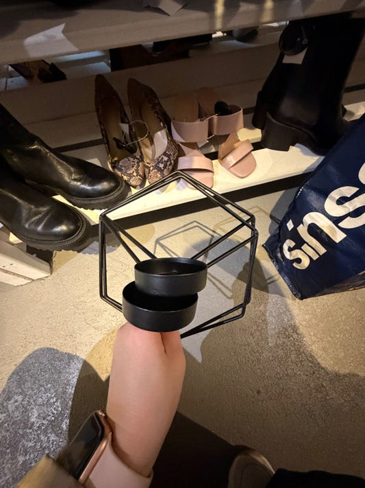 kertastjakki svartur