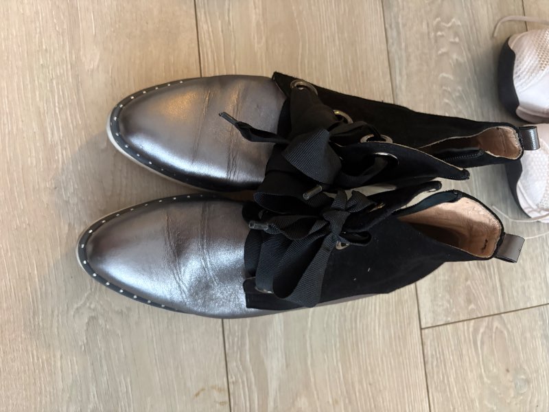 Skór svart silvur