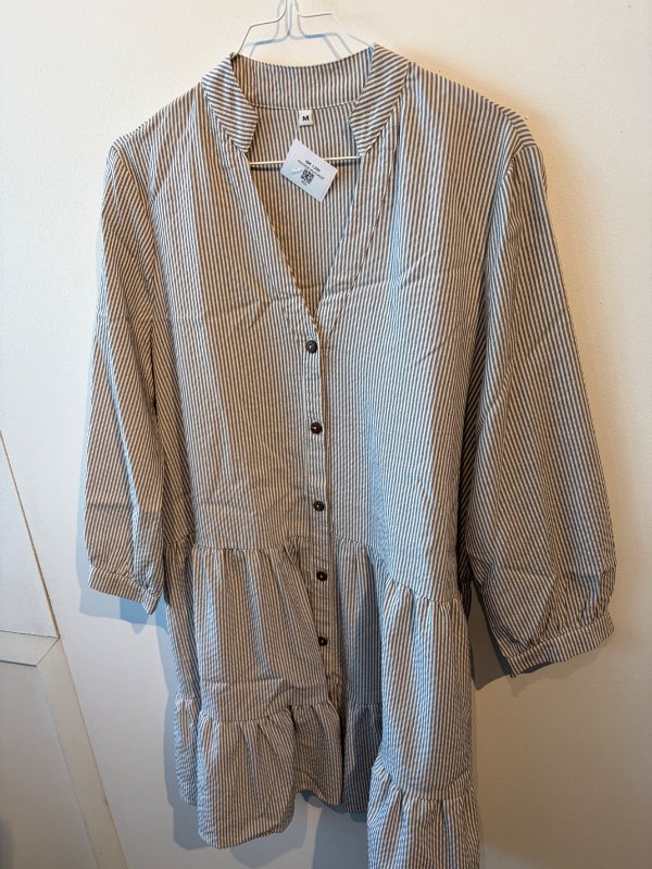 Röndótt skyrtukjóll