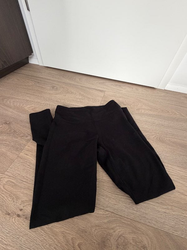 Black leggings
